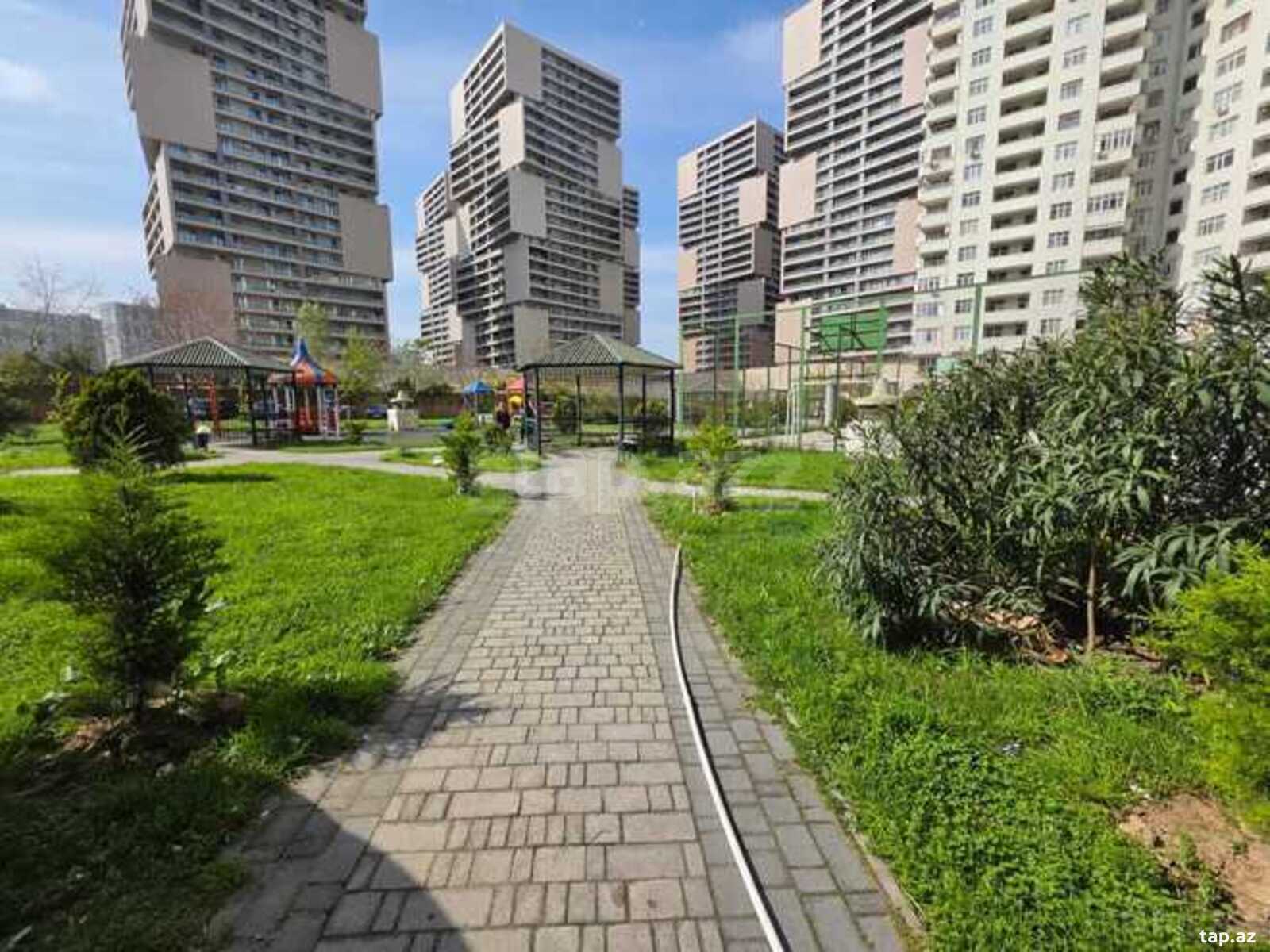 4-otaqlı yeni tikili, Tbilisi pr., 300 m²