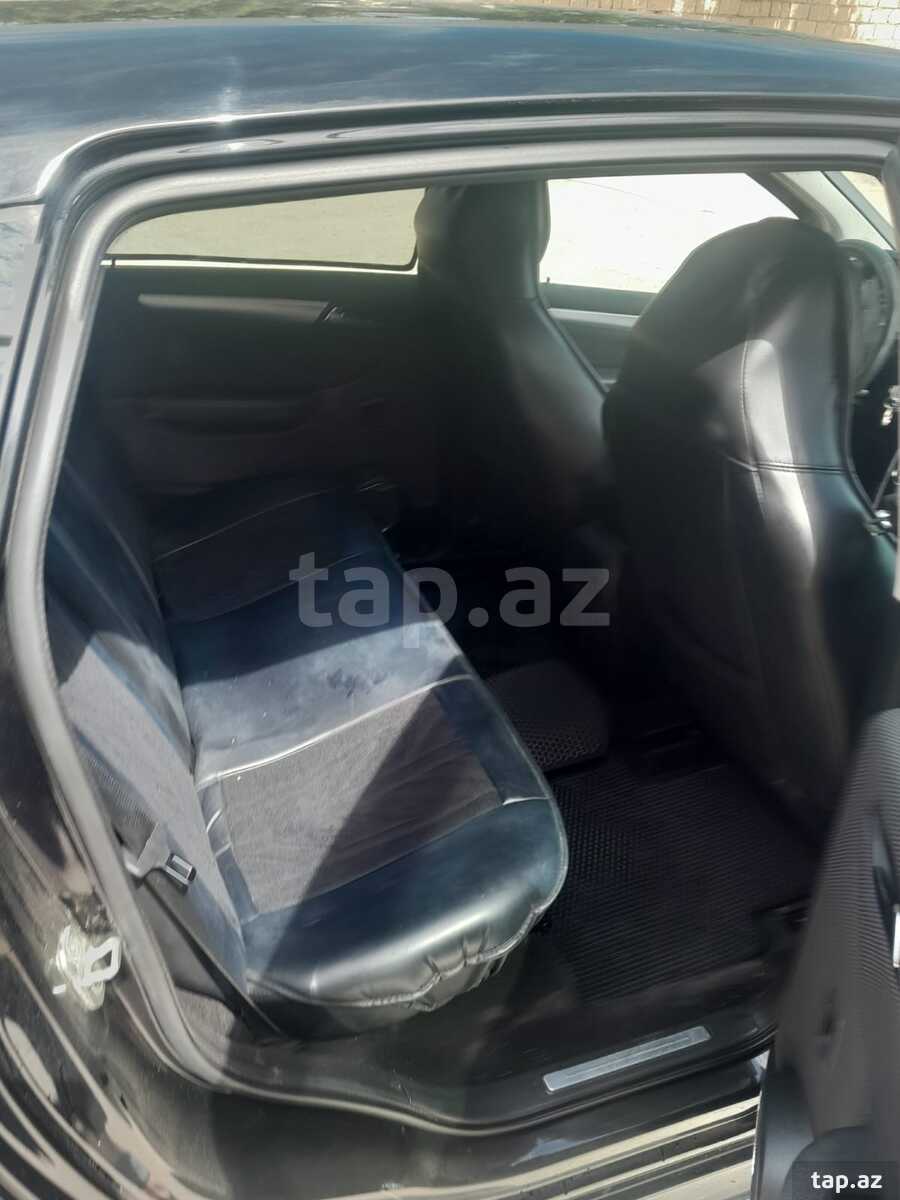 Mercedes B 180, 2010 il (6)