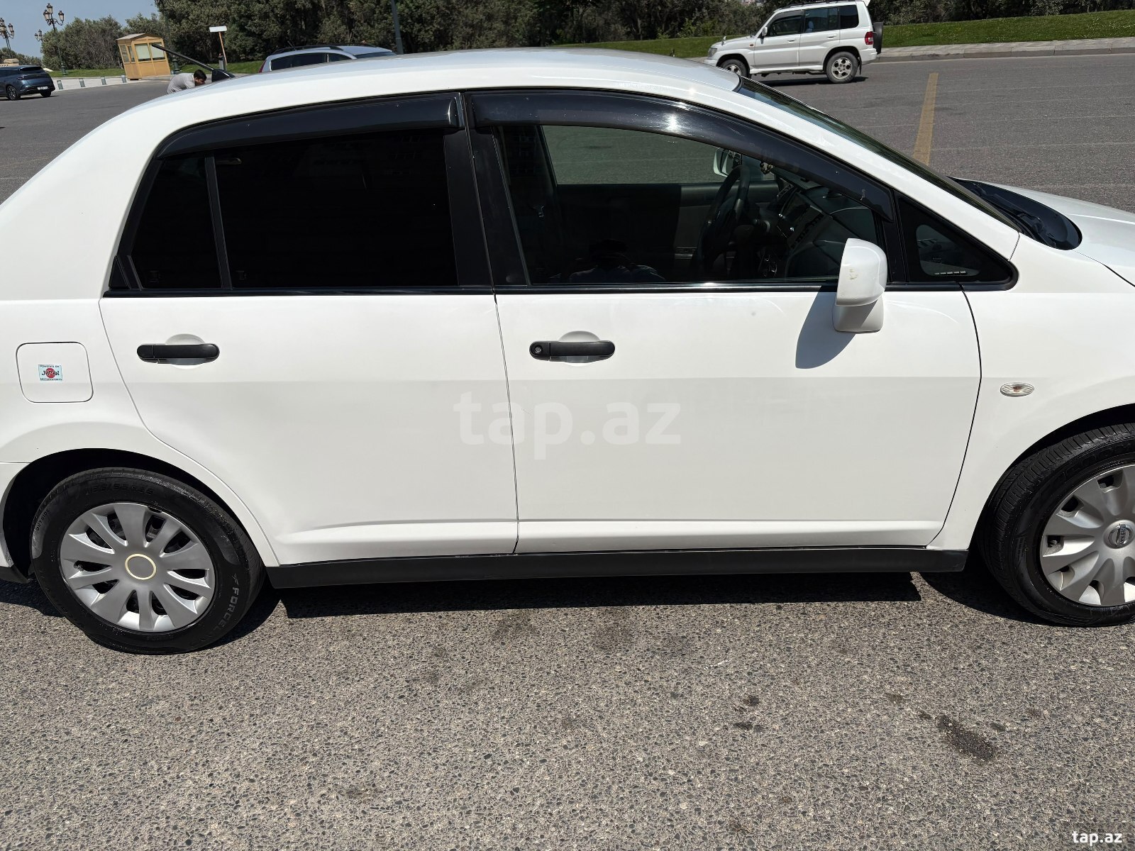 Nissan Tiida, 2011 il (2)