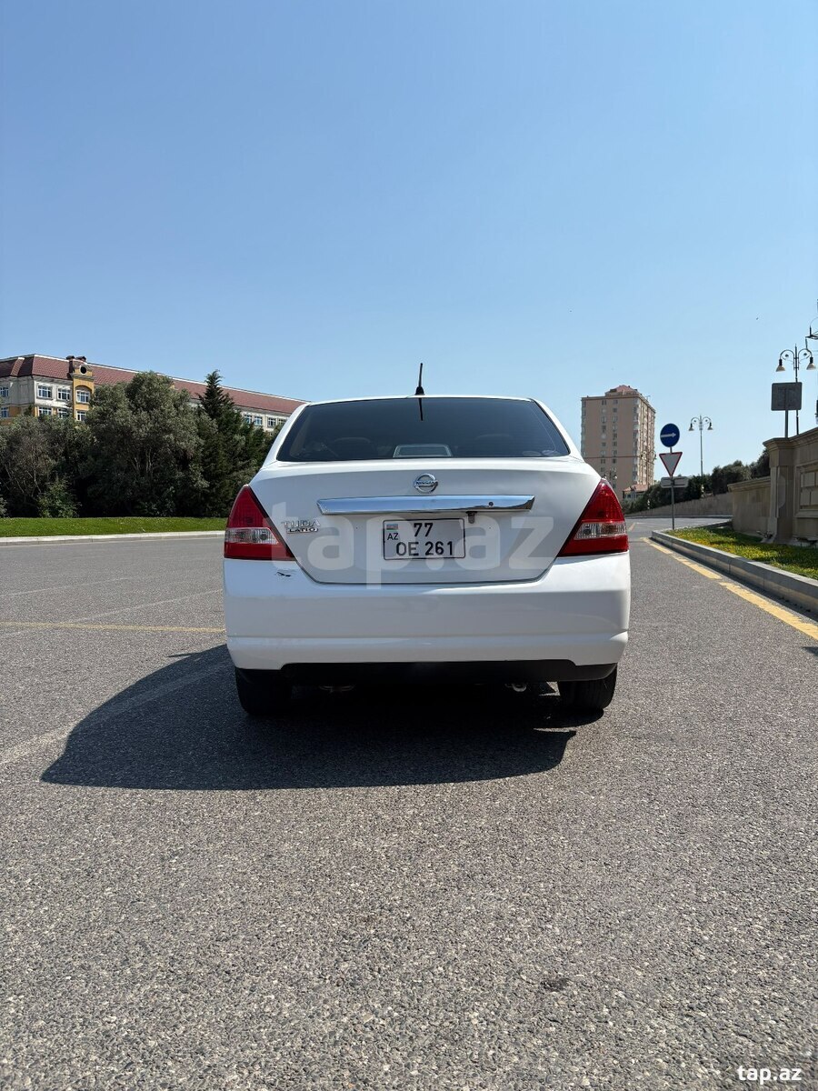 Nissan Tiida, 2011 il (8)
