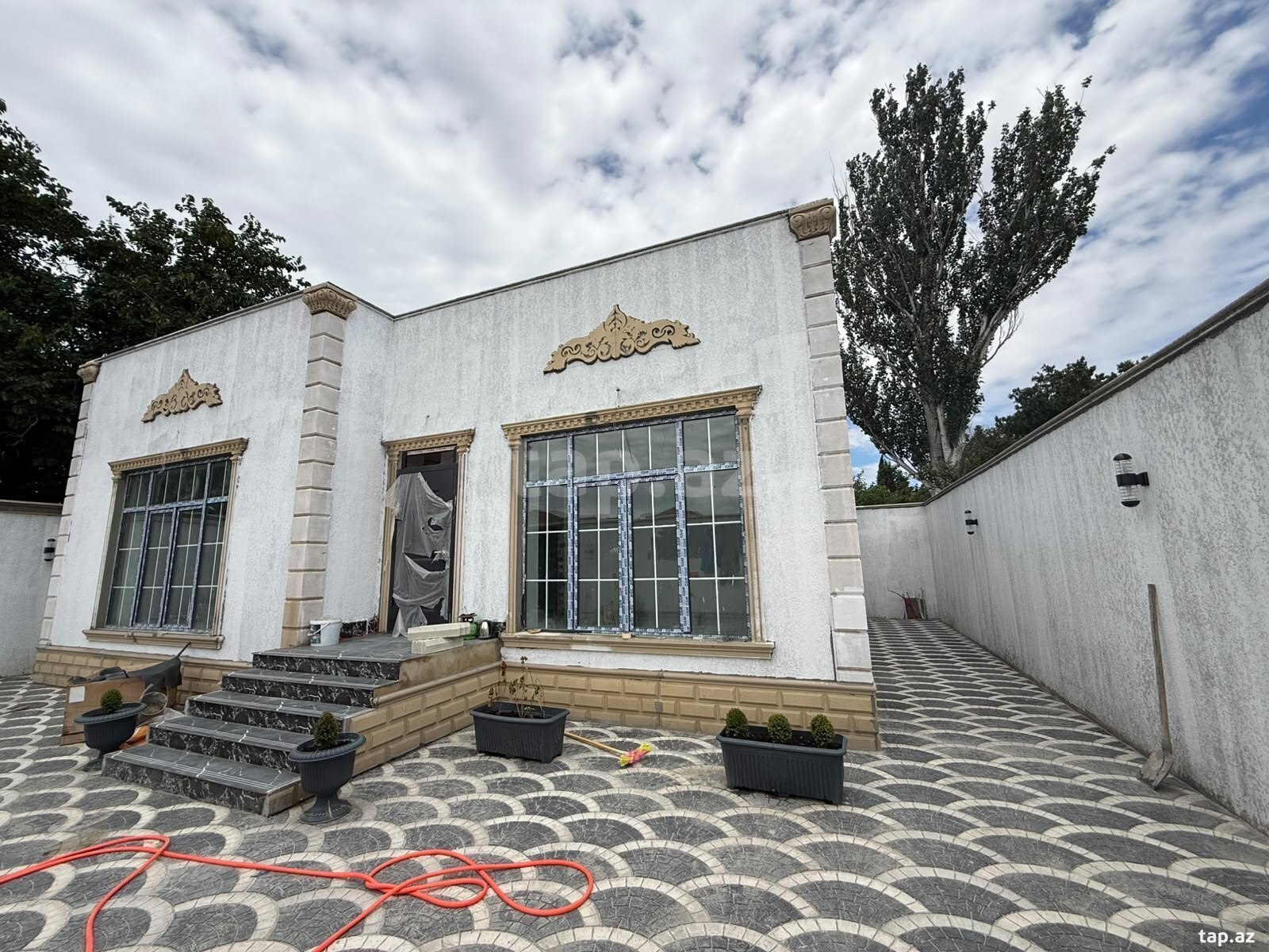 Həyət evi, Saray qəs. (12)