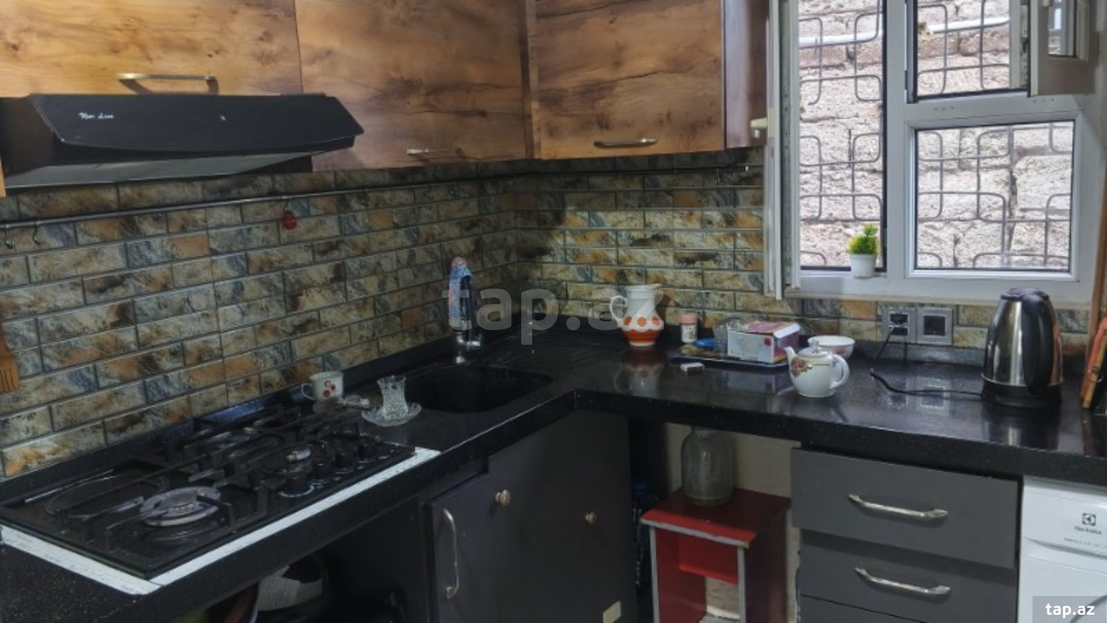 Həyət evi, Polad Həşimov 234