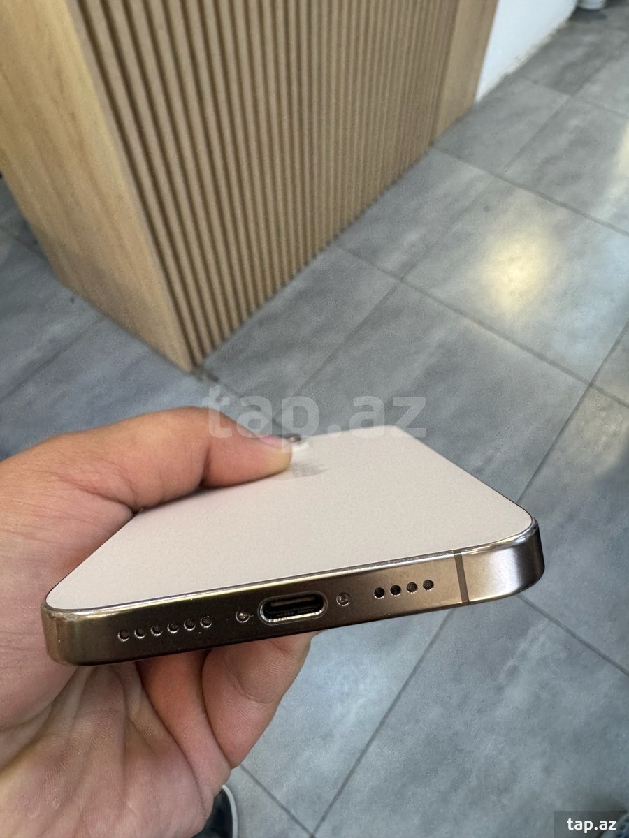 Apple iPhone 16 Pro Max Desert Titanium 256GB/8GB (2)