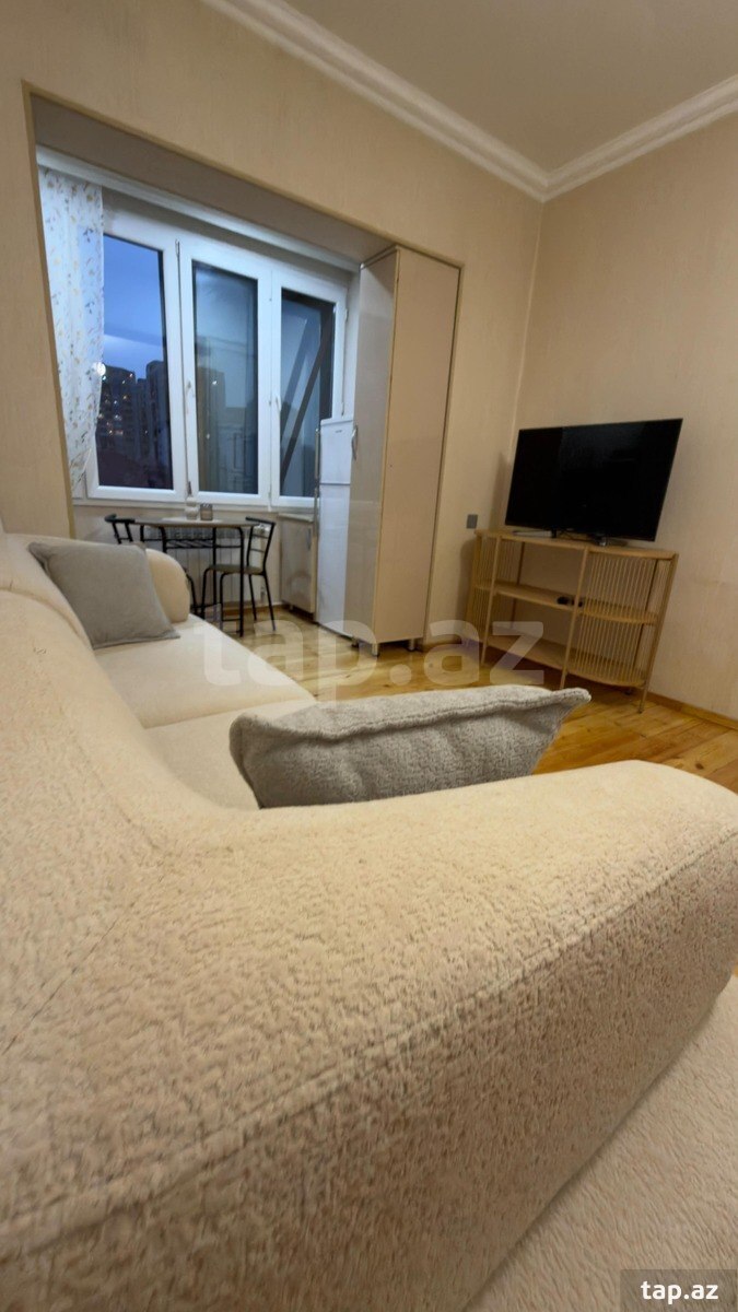 2-otaqlı mənzil kirayə verilir, Azadlıq pr., 40 m² (2)