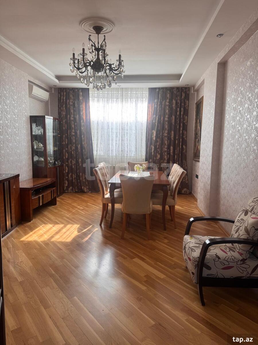 3-otaqlı yeni tikili, İnşaatçılar m., 140 m²