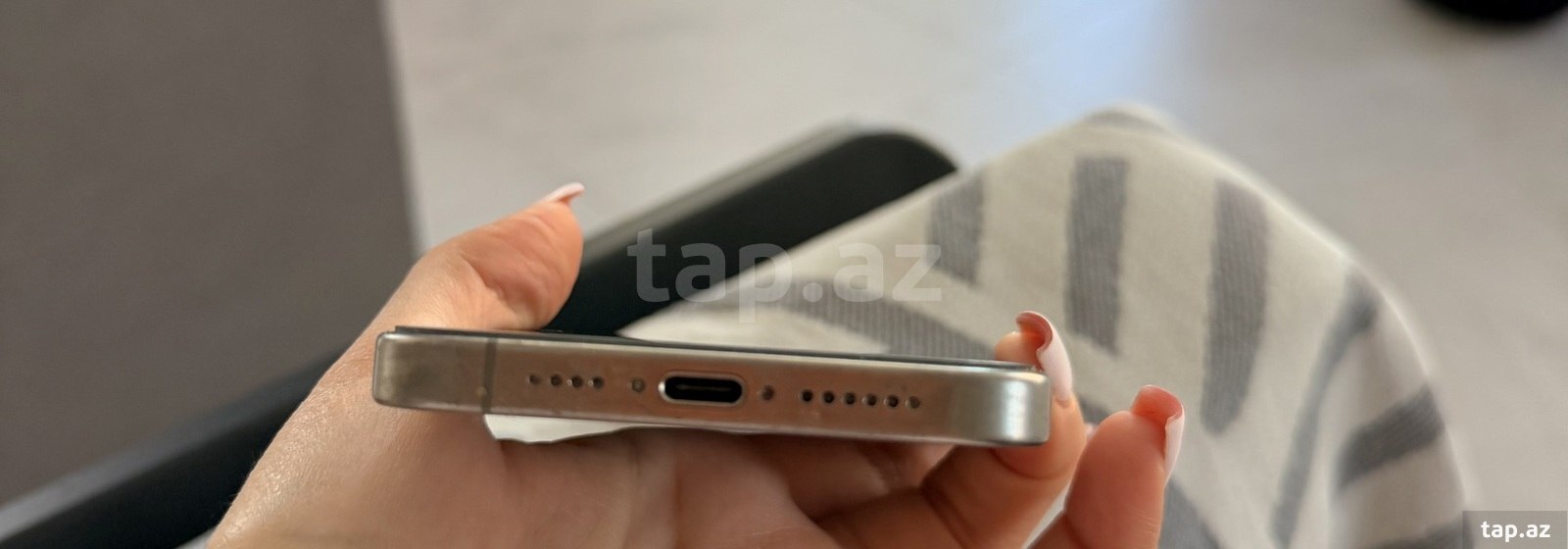 Apple iPhone 15 Pro Max Natural Titanium 256GB/8GB (3)