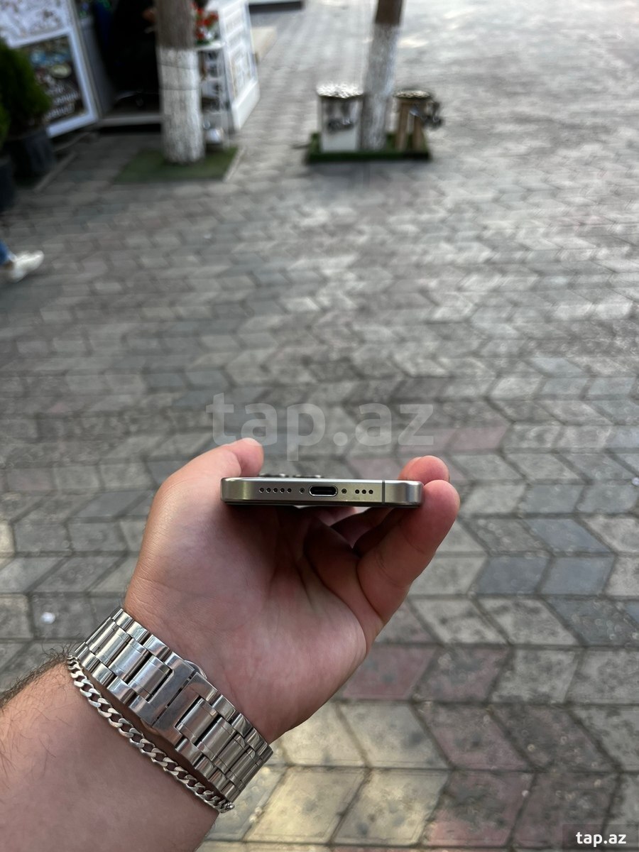 Apple iPhone 15 Pro Natural Titanium 128GB/8GB (3)