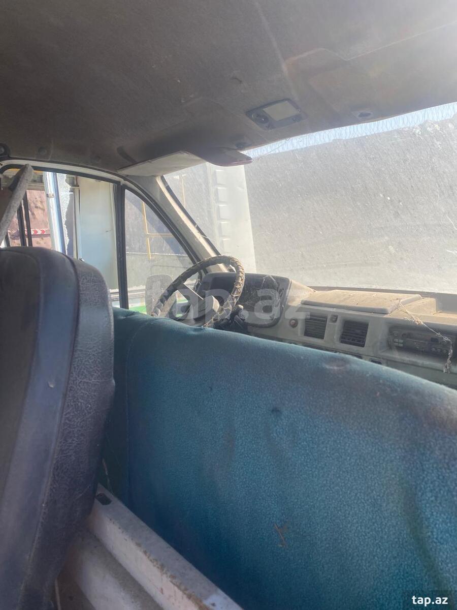 GAZ, 2001 il (5)