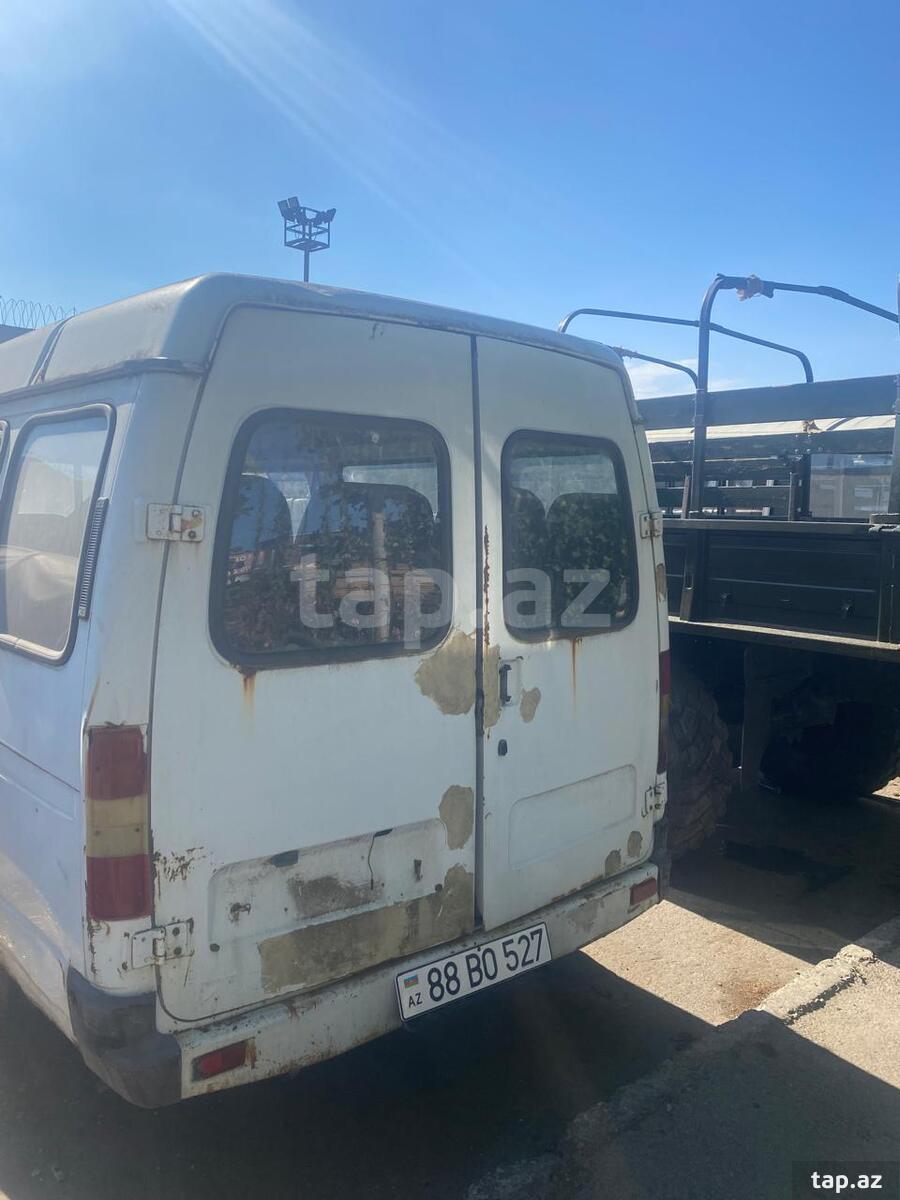 GAZ, 2001 il (9)