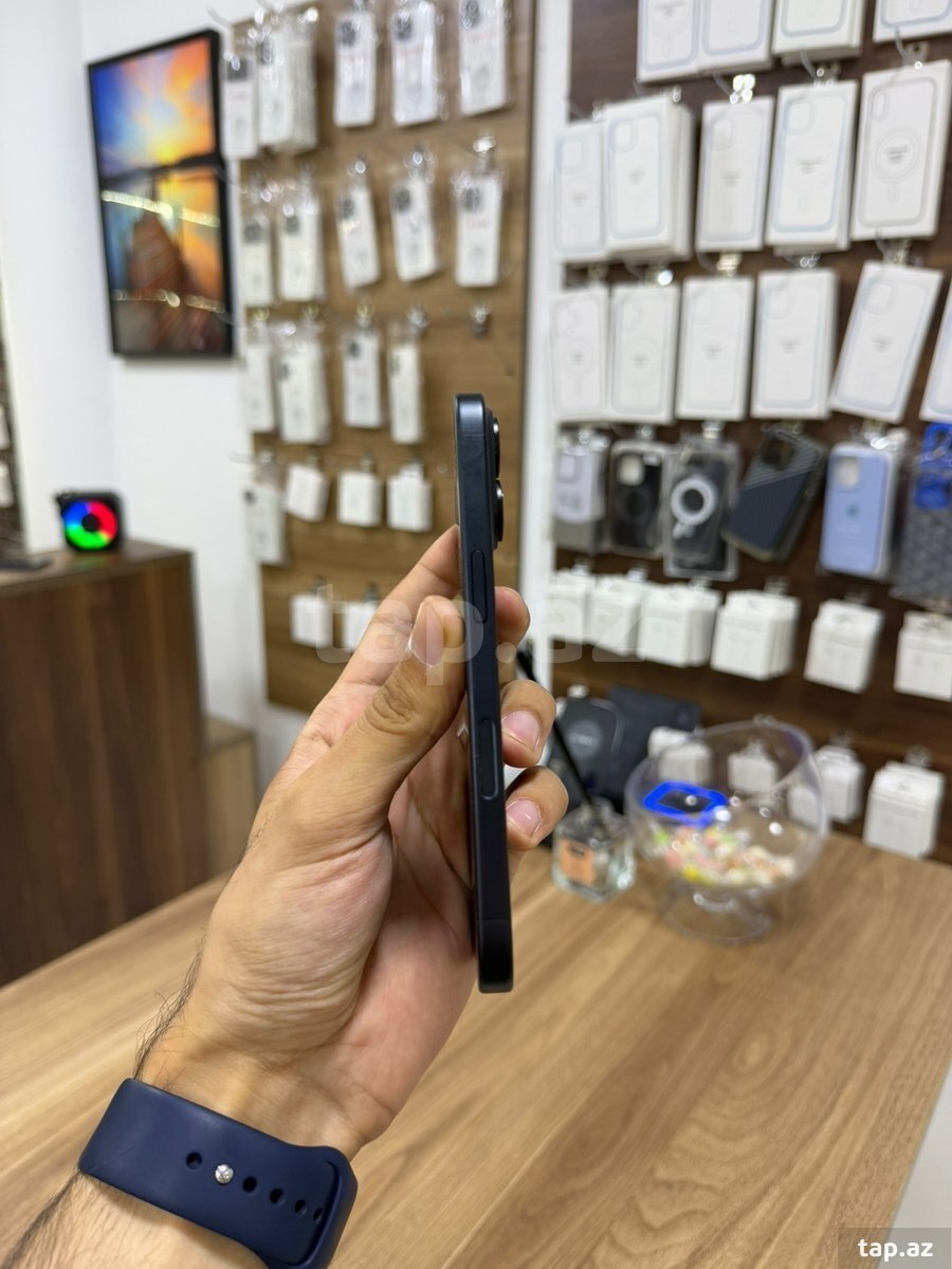 Apple iPhone 16 Black 128GB/8GB (2)