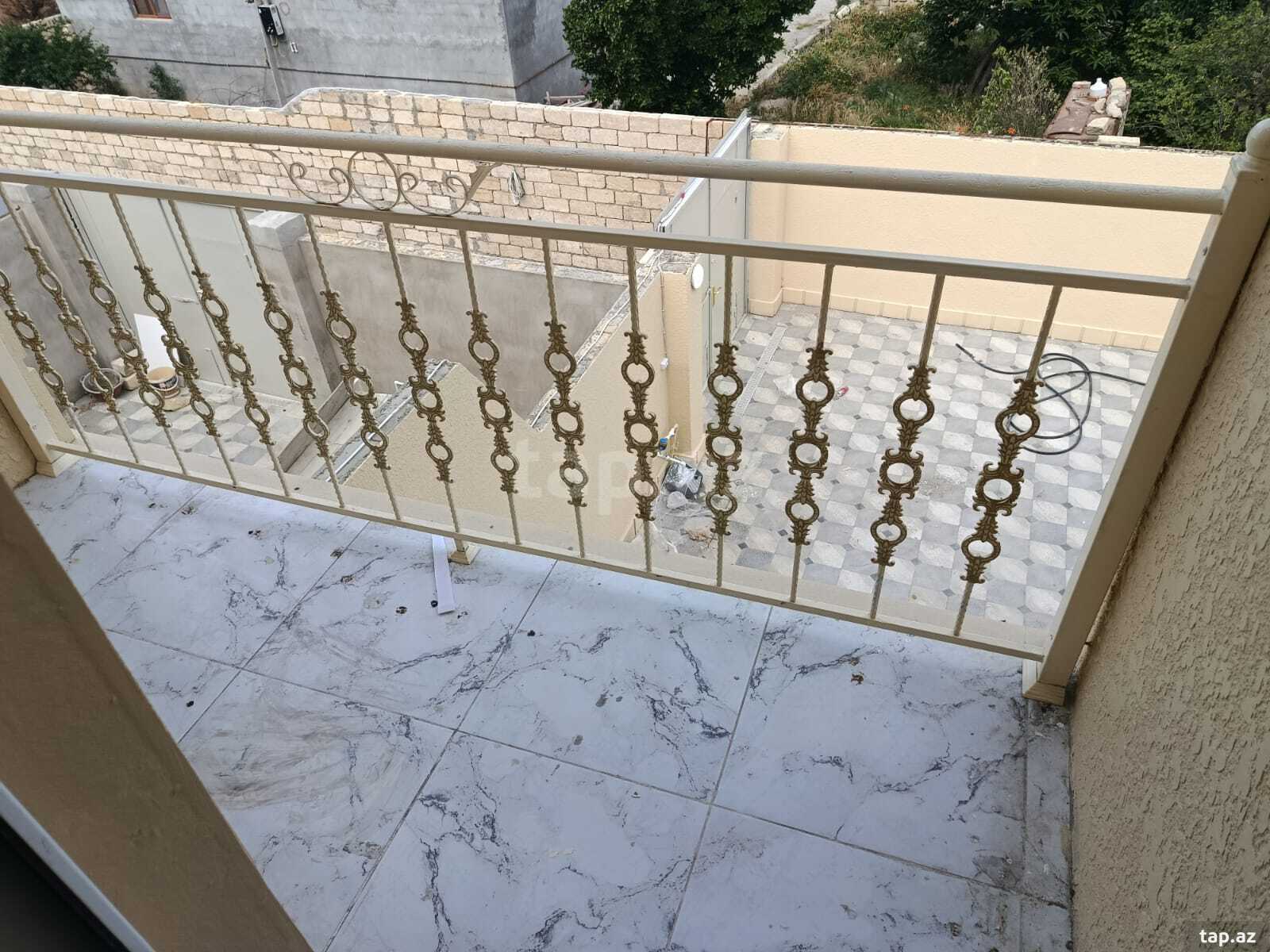 Həyət evi, Saray qəs. (8)
