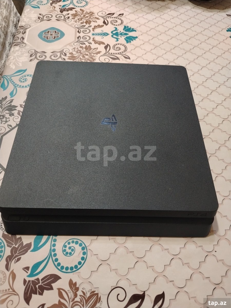PS4 Slim 1TB (2)