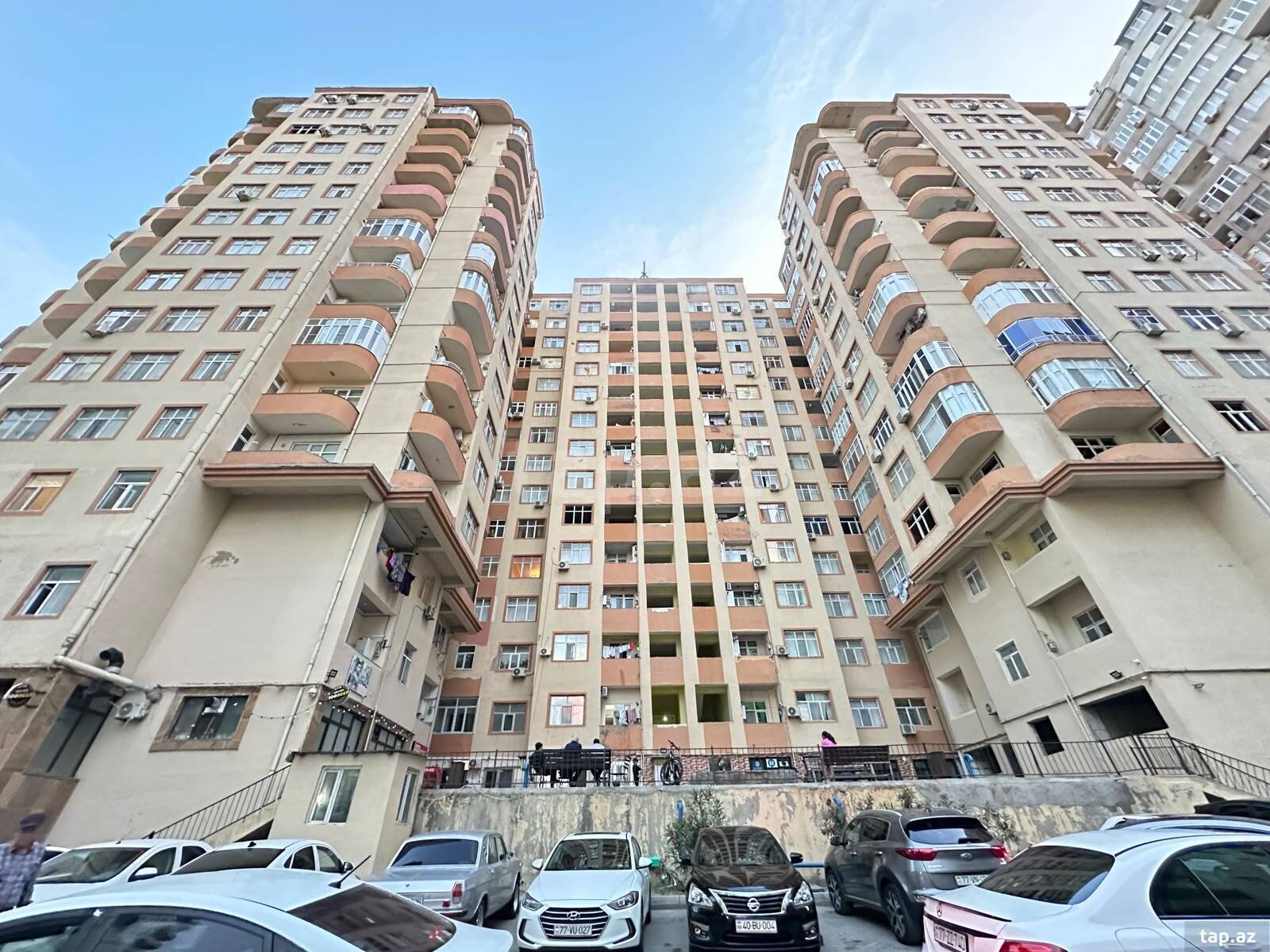 4-otaqlı yeni tikili, İnşaatçılar m., 165 m²
