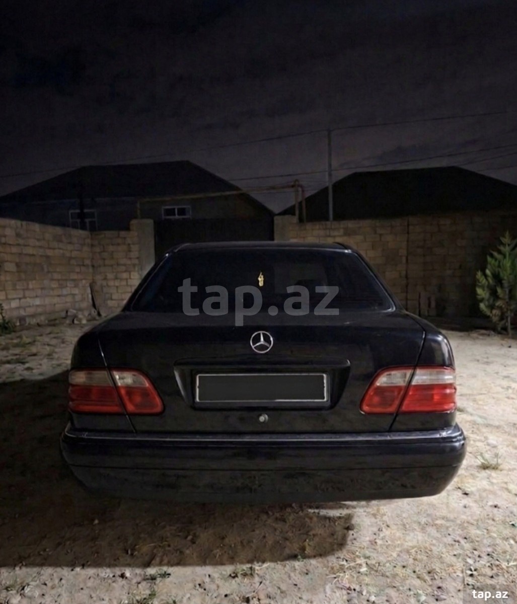 Mercedes E 230, 1996 il (5)