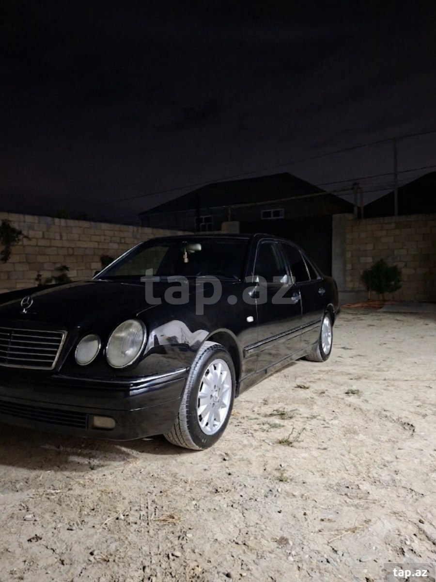 Mercedes E 230, 1996 il (2)