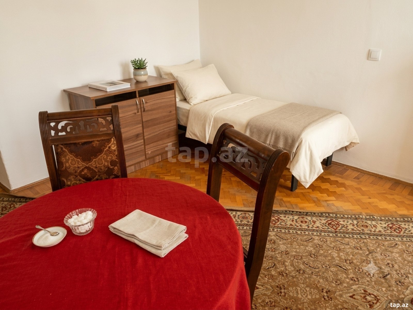 2-otaqlı mənzil kirayə verilir, 28 May m., 90 m²
