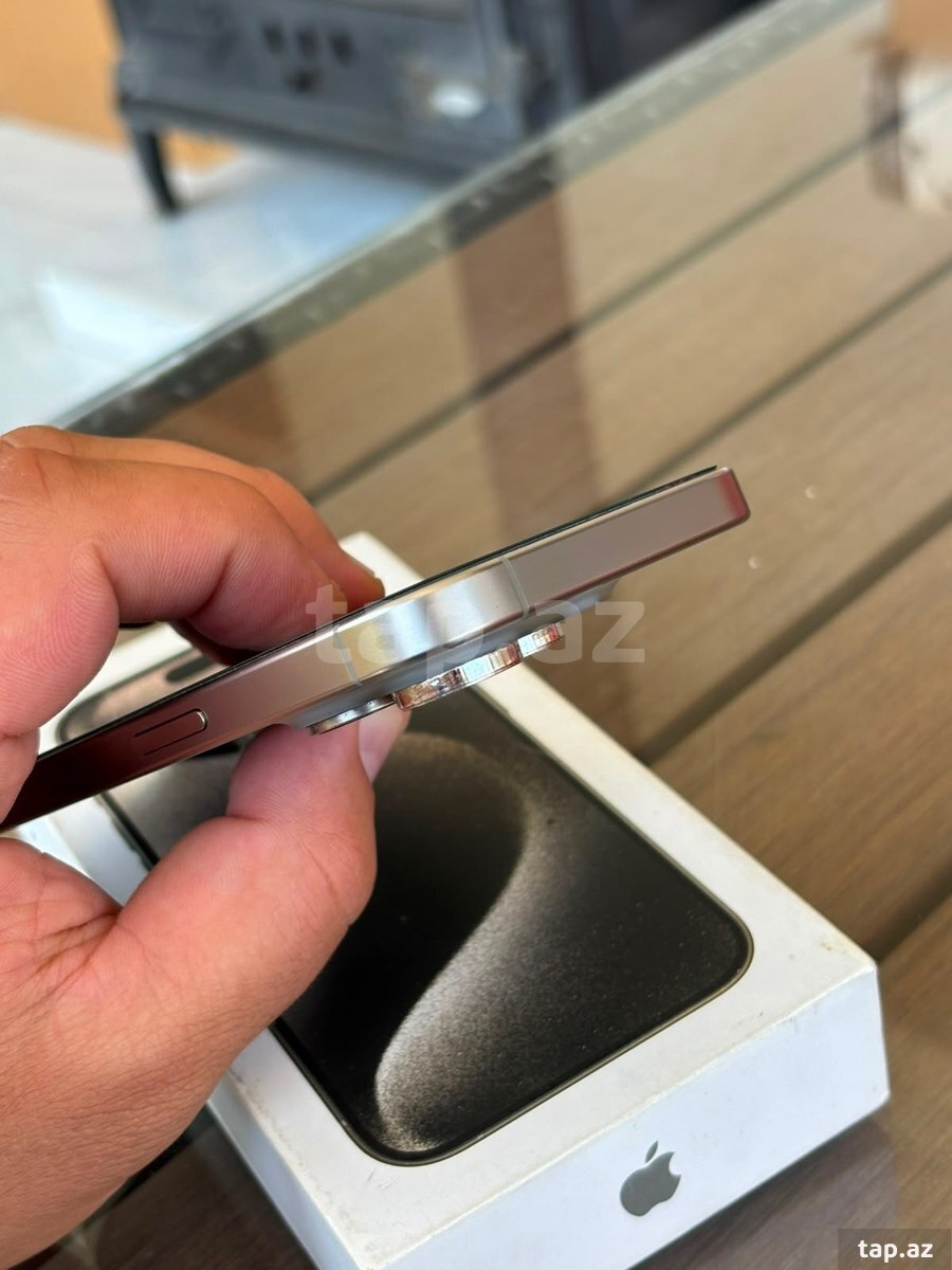 Apple iPhone 15 Pro Natural Titanium 128GB/8GB (2)