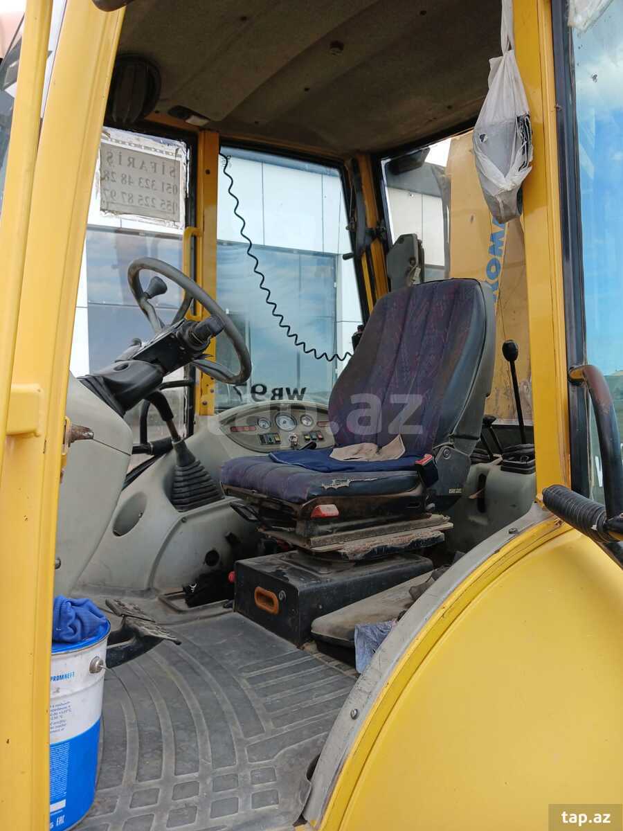 Tikinti texnikası Komatsu, 2002 il (9)
