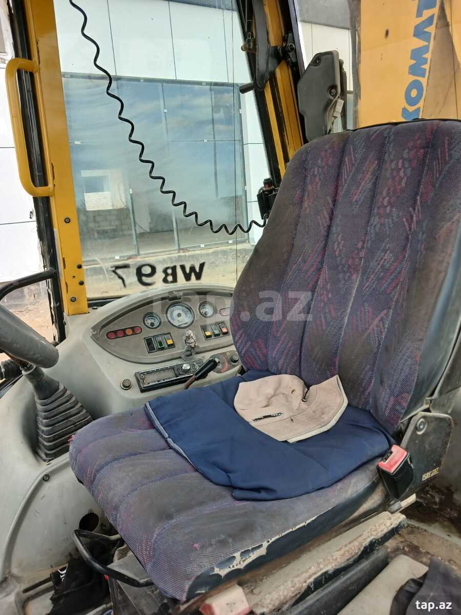 Tikinti texnikası Komatsu, 2002 il (10)