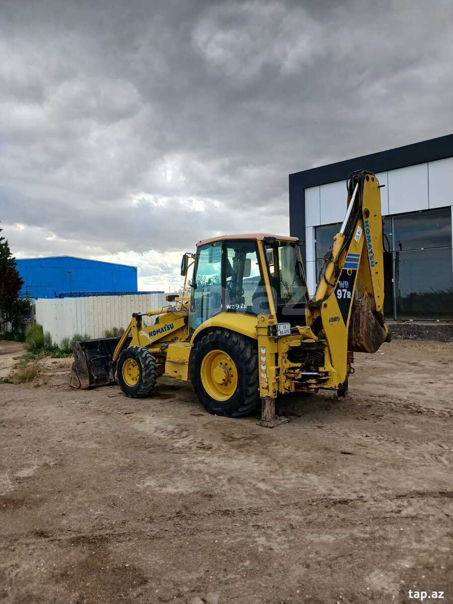 Tikinti texnikası Komatsu, 2002 il (3)