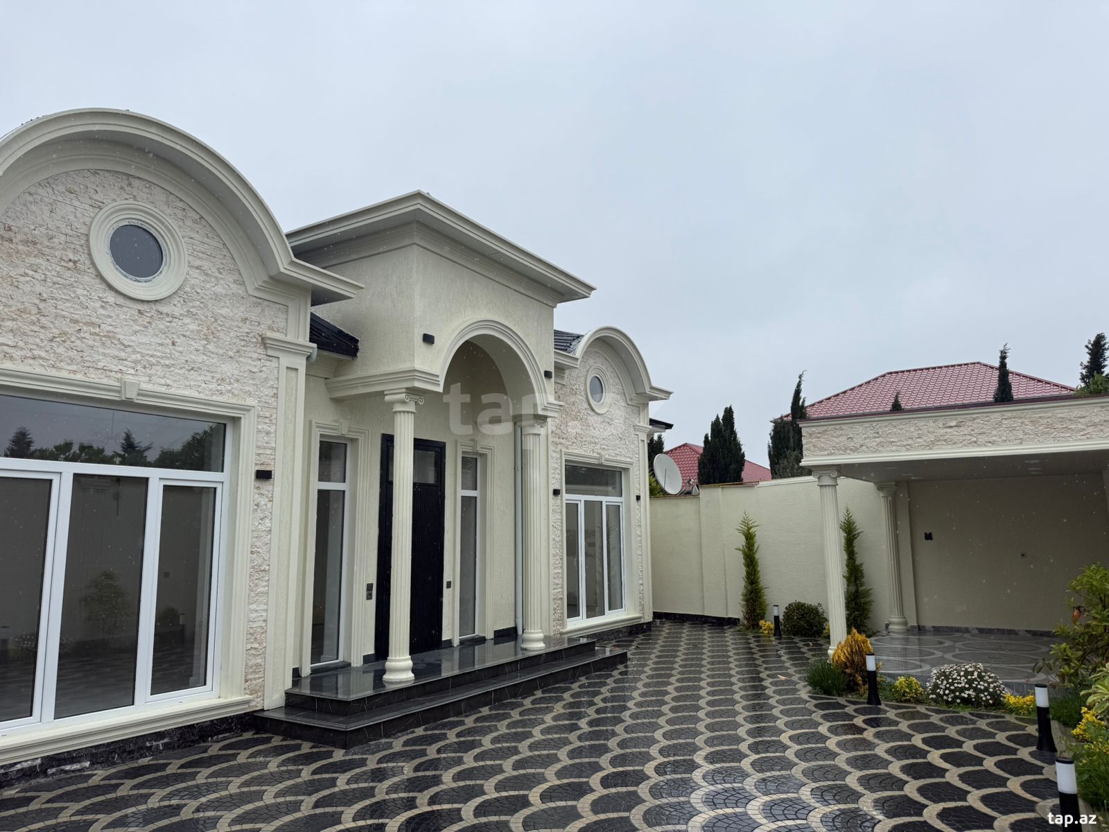 Həyət evi, Buzovna qəs.