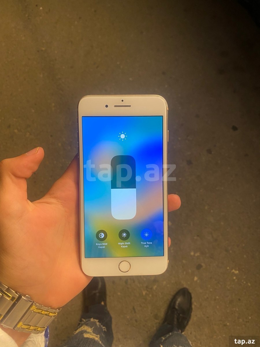 Apple iPhone 8 Plus Gold 64GB (3)