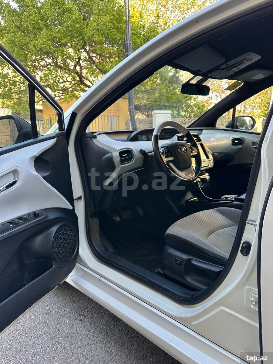 Toyota Prius, 2018 il (4)