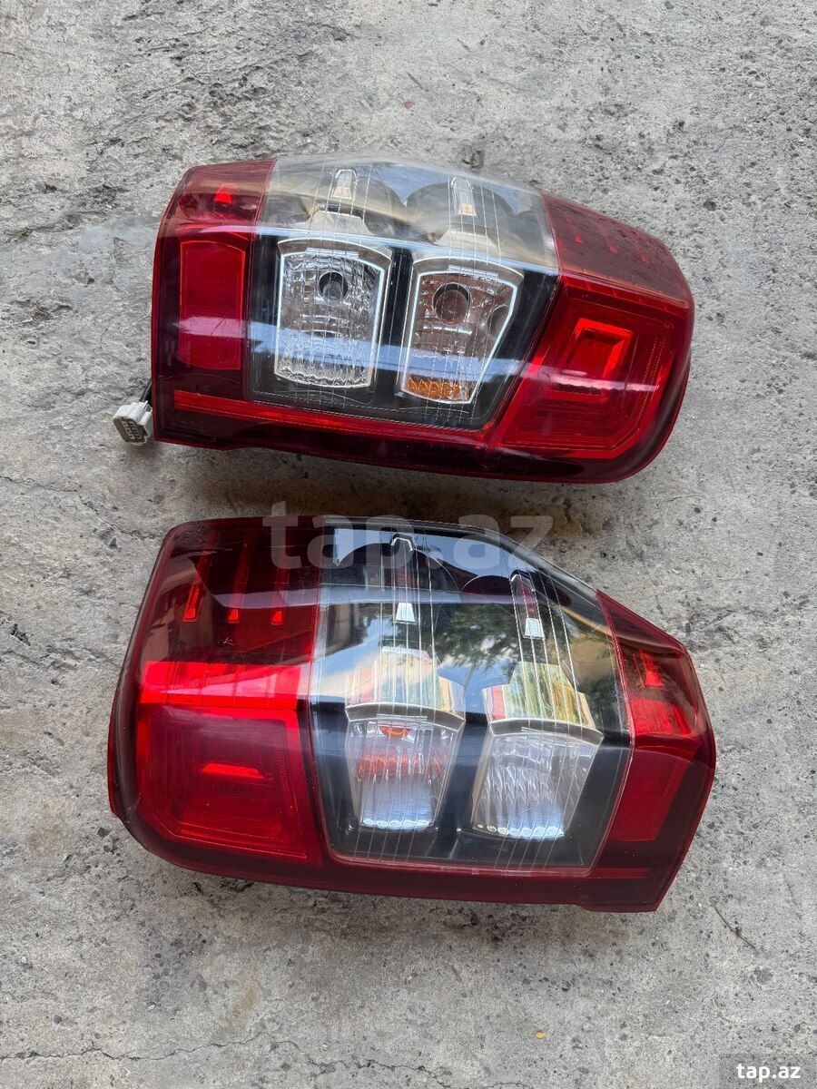 Mitsubişhi L200 arxa stop farası (3)