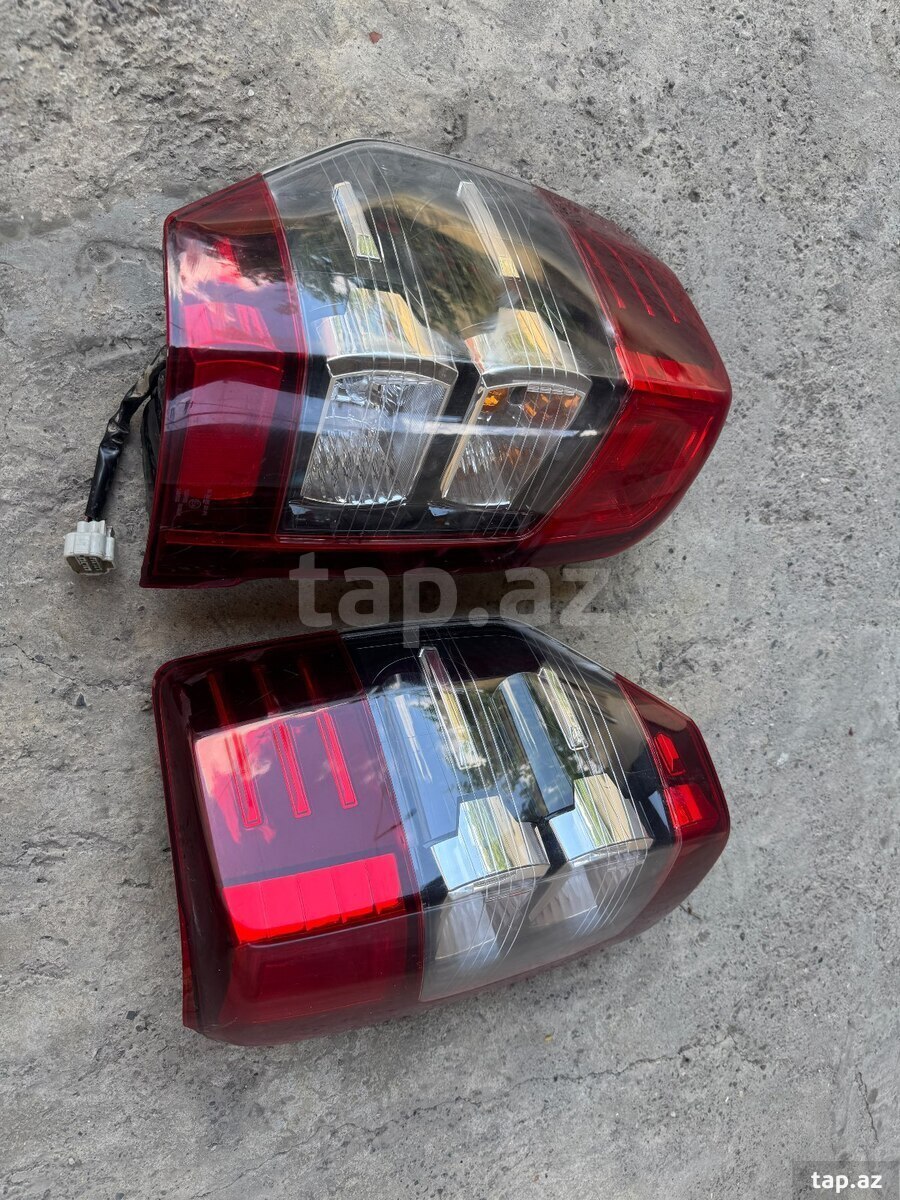 Mitsubişhi L200 arxa stop farası (4)
