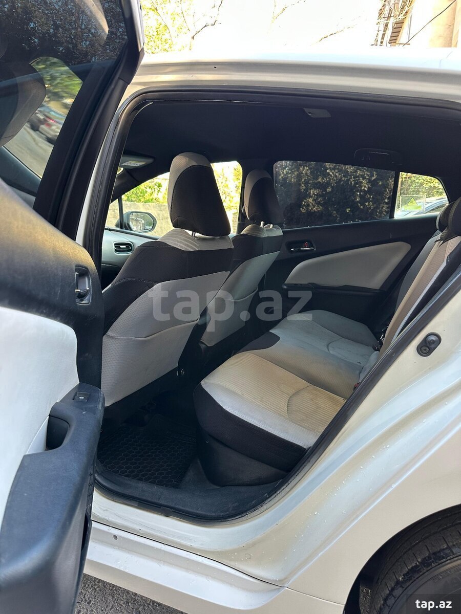 Toyota Prius, 2018 il (13)