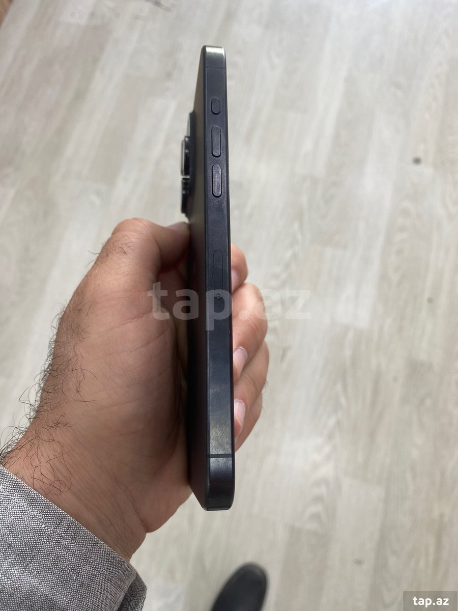 Apple iPhone 15 Pro Max Black Titanium 256GB/8GB (6)