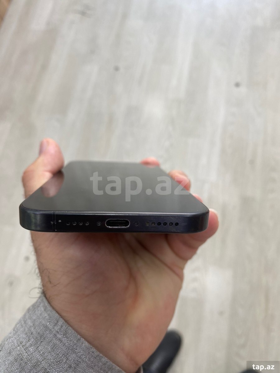 Apple iPhone 15 Pro Max Black Titanium 256GB/8GB (7)