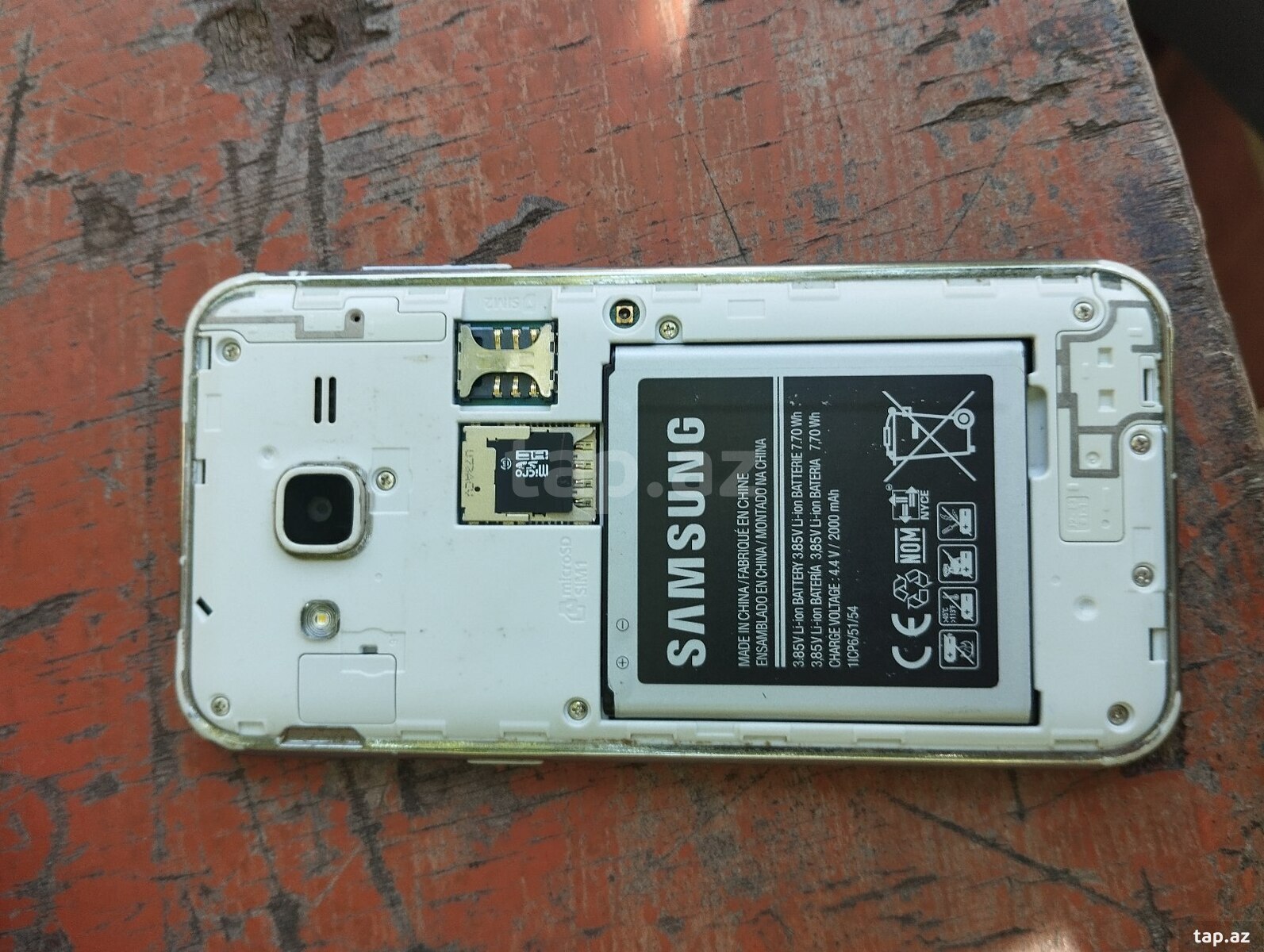 Samsung Galaxy J2 Gold 8GB/1GB (3)