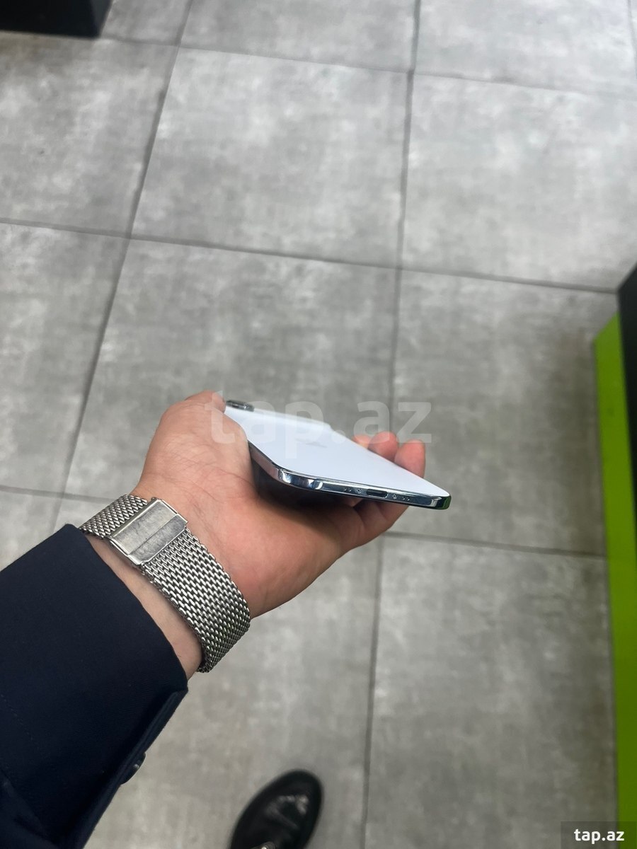 Apple iPhone Air Cloud White 256GB/8GB (3)