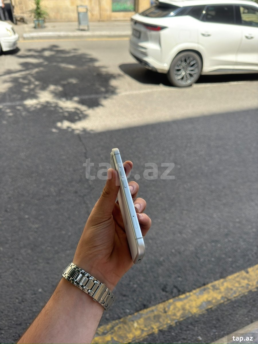 Apple iPhone 17 Pro Silver 256GB/12GB (4)