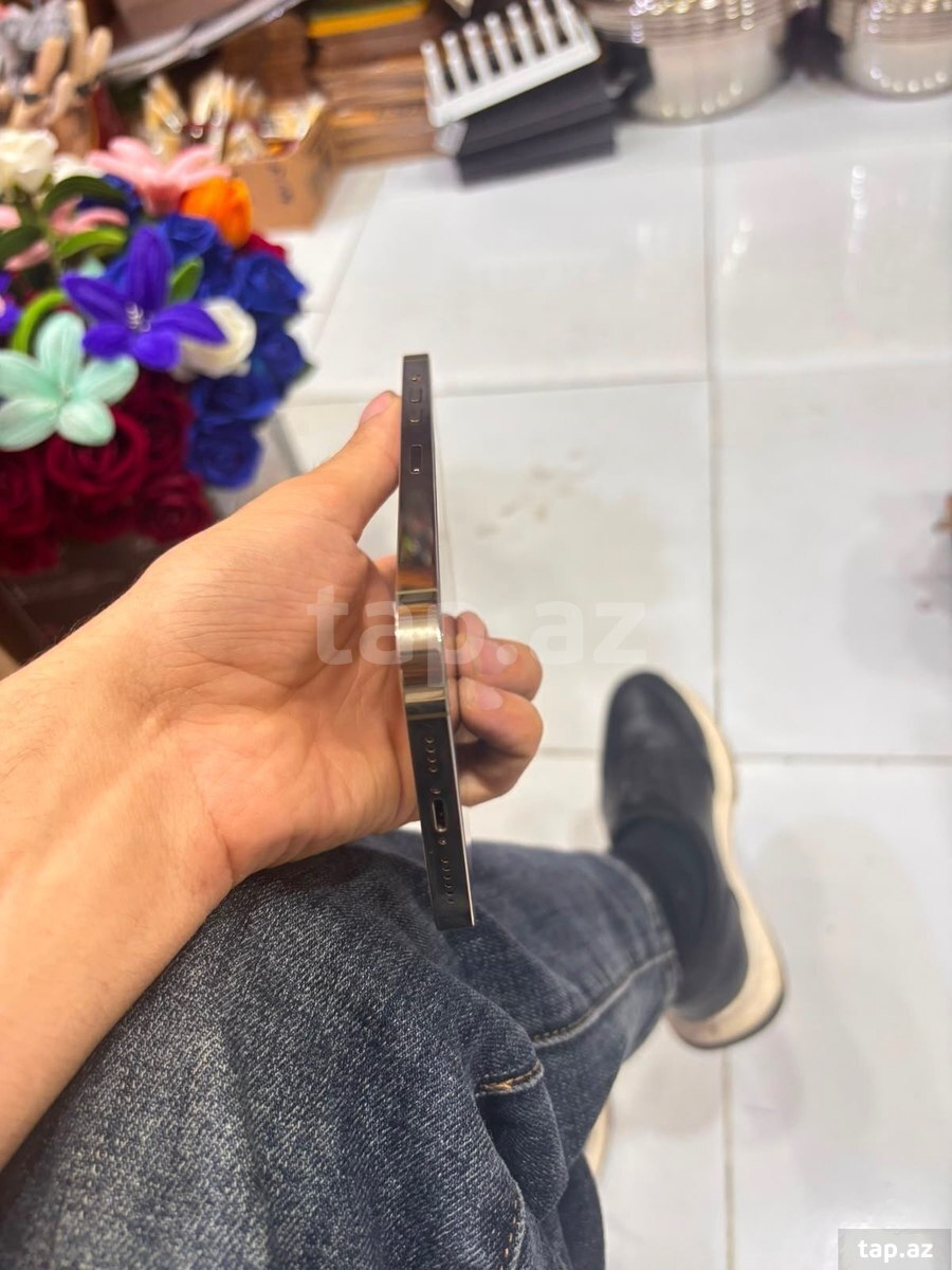 Apple iPhone 14 Pro Max Gold 256GB/6GB (3)