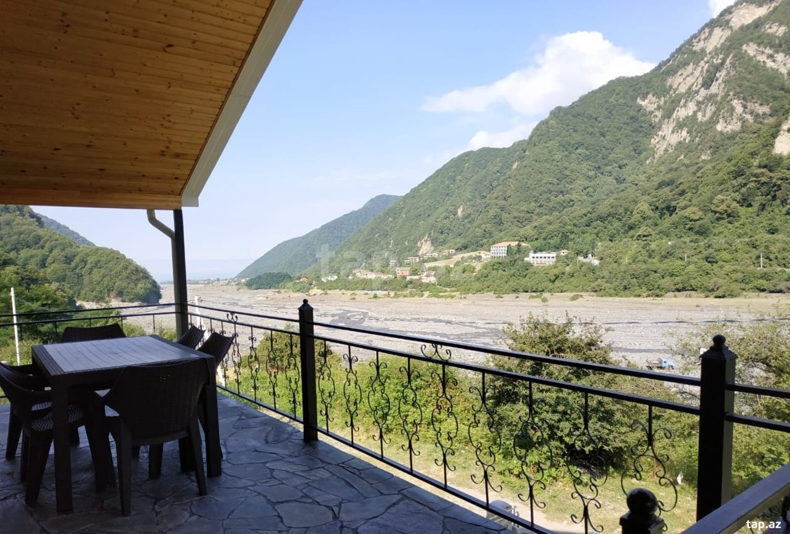 Həyət evi kirayə verilir, Qax ş. (2)