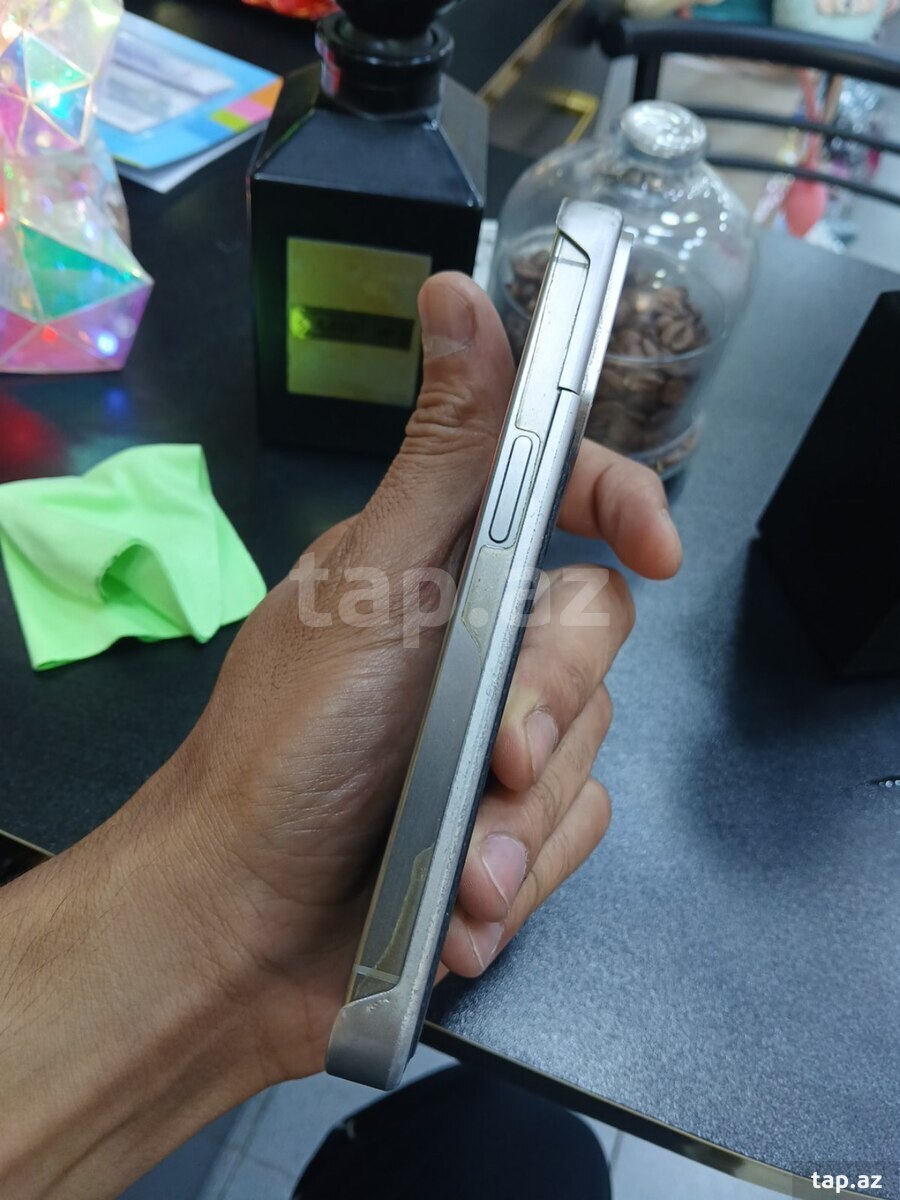 Apple iPhone 15 Pro Natural Titanium 256GB/8GB (2)