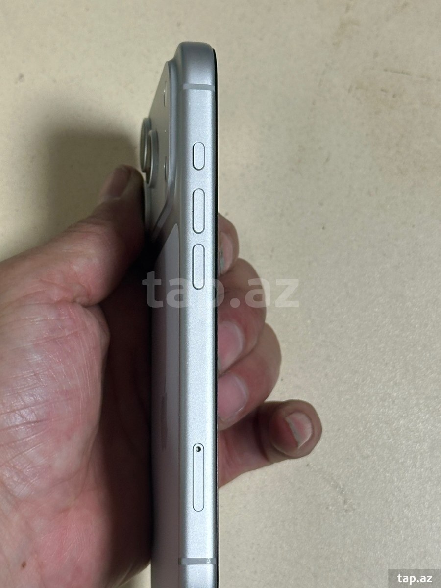 Apple iPhone 17 Pro Silver 256GB/12GB (3)