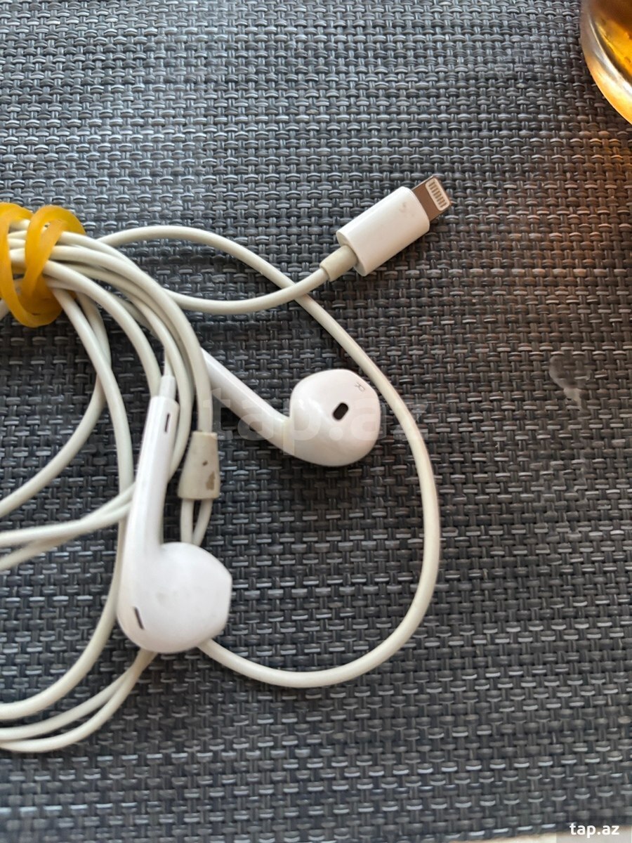 Qulaqlıq Apple