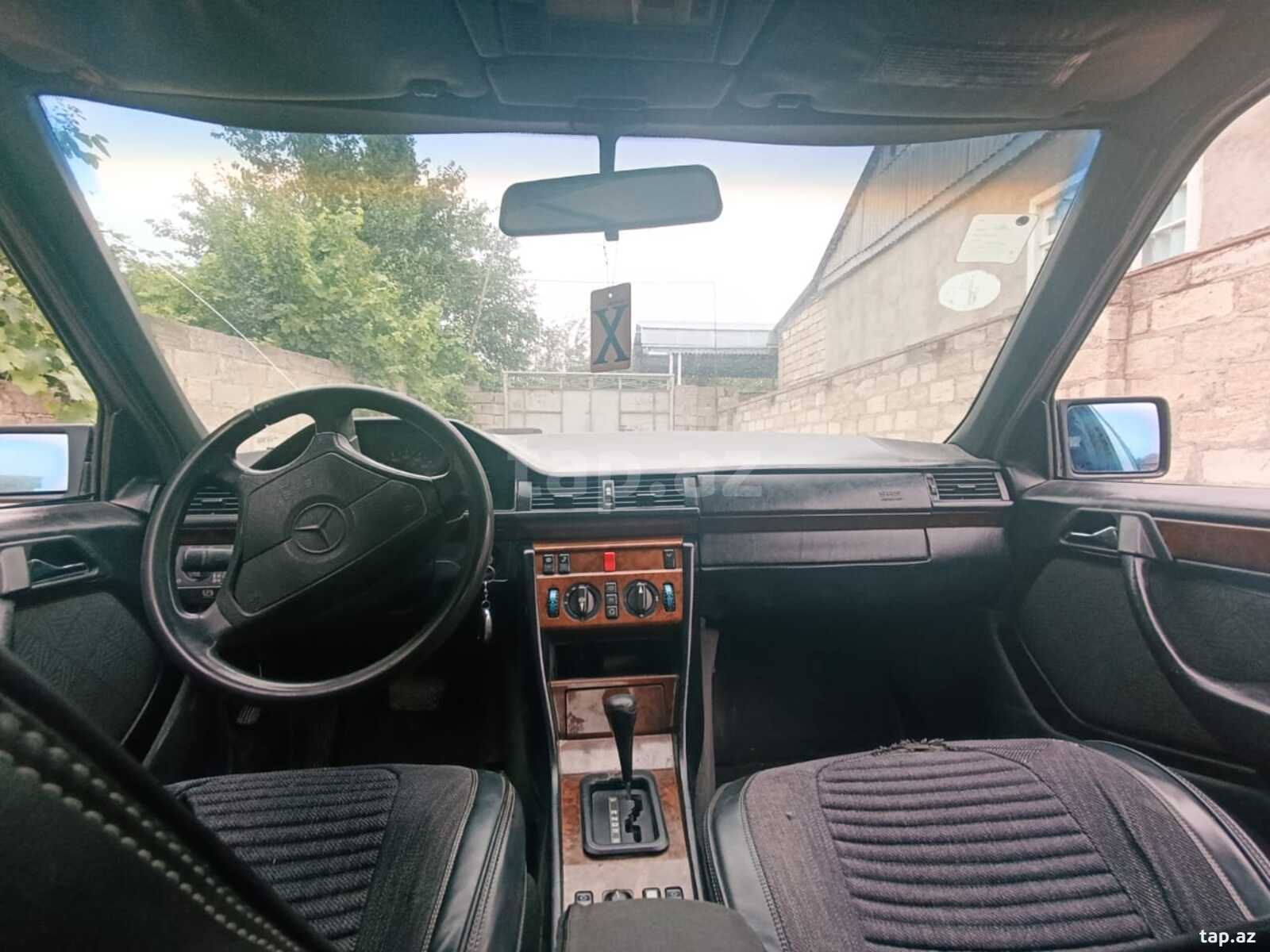 Mercedes E 300, 1994 il (6)