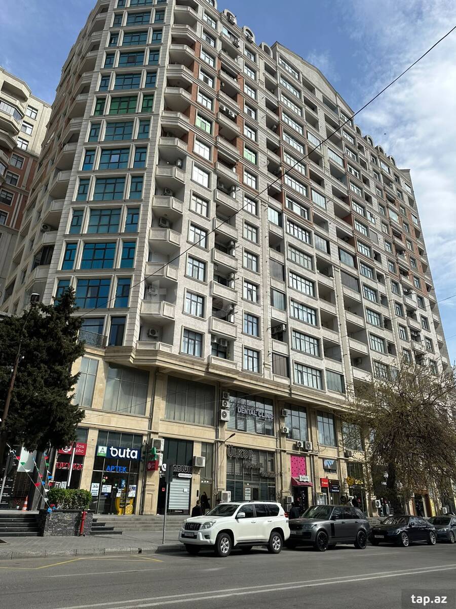 3-otaqlı yeni tikili, Təbriz küç.99, 145 m²