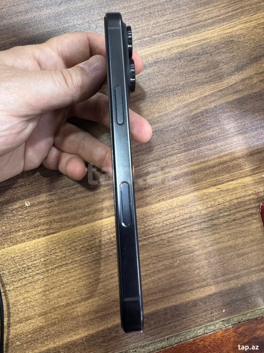 Apple iPhone 16 Pro Black Titanium 128GB/8GB (4)