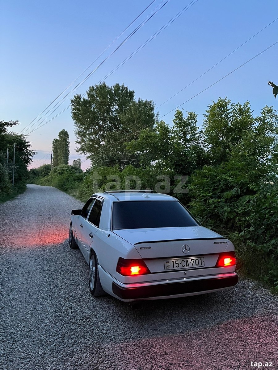 Mercedes E 230, 1992 il (5)
