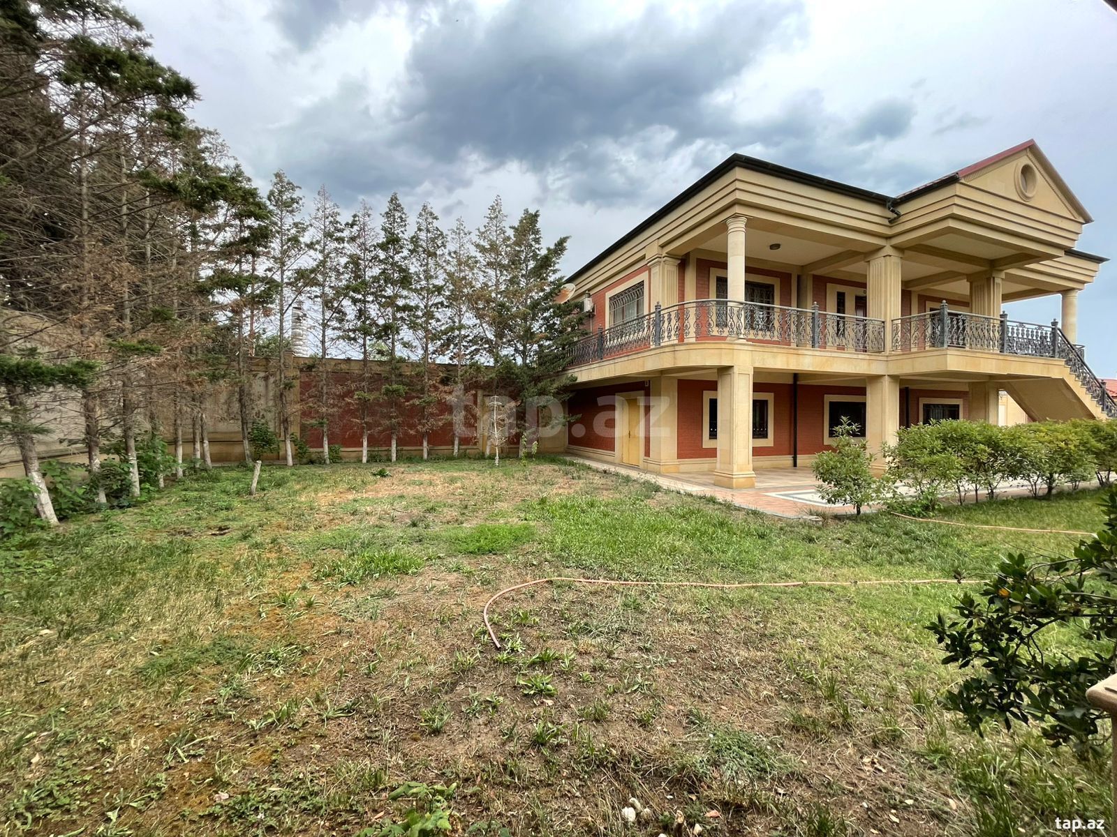 Villa kirayə verilir, Novxanı qəs. (3)