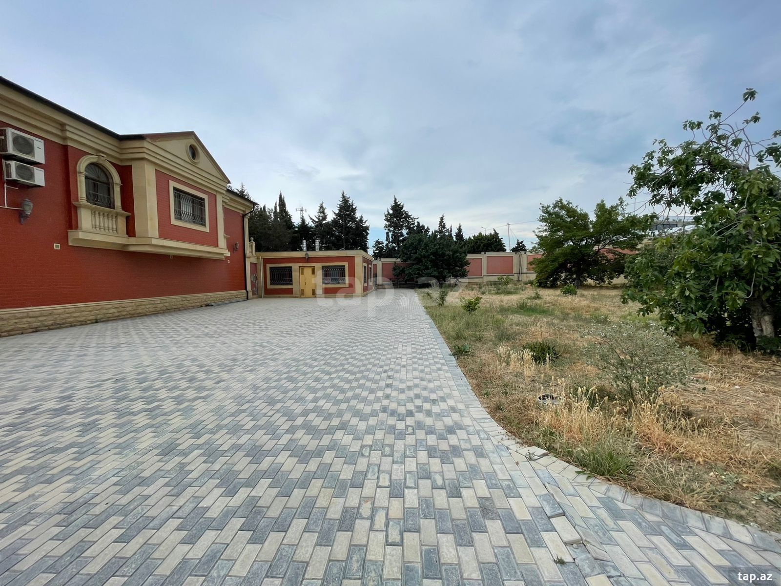Villa kirayə verilir, Novxanı qəs. (4)
