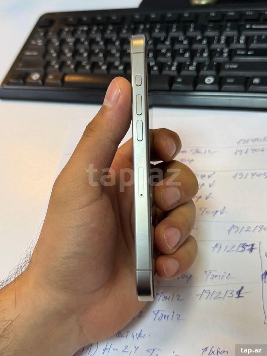 Apple iPhone 15 Pro Natural Titanium 128GB/8GB (8)