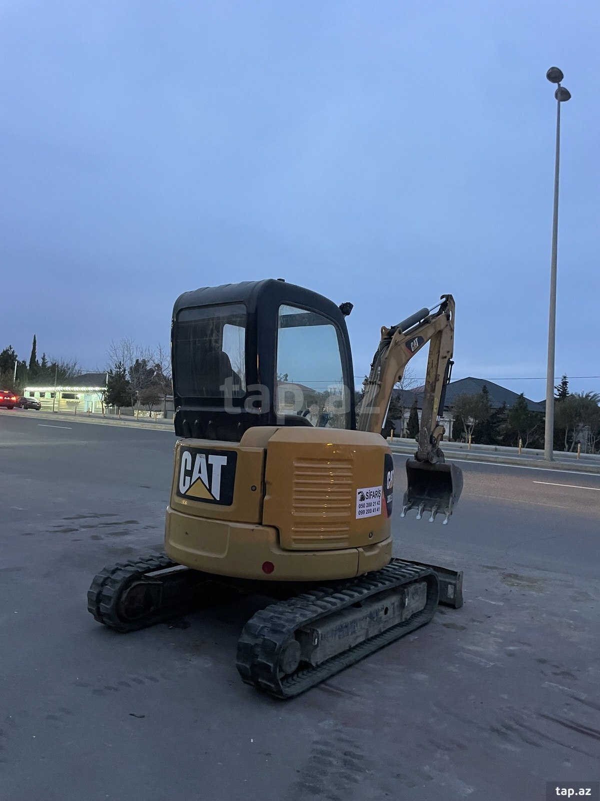 Mini ekskavator Cat, 2012 il  (3)