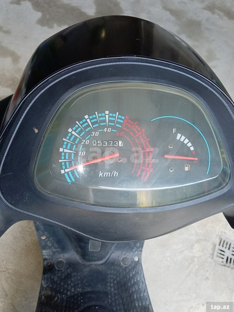 Skuter Zigzag, 2025 il (5)
