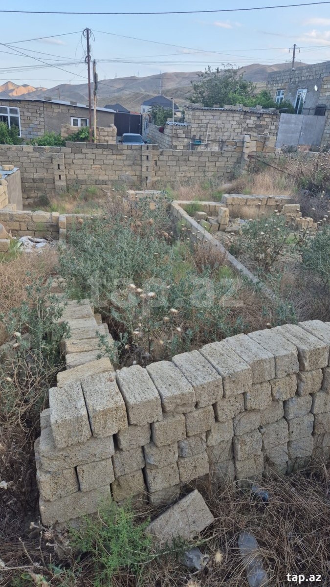 Torpaq satılır, Bakı